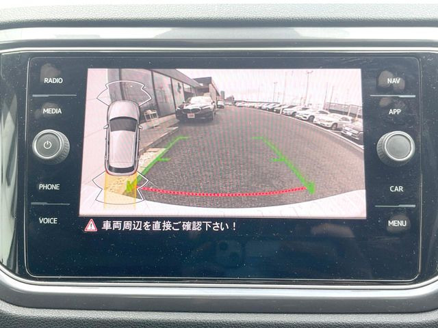 ���p�m���~�b�N�r���[���j�^�[:��p�̃J�����ɂ��A�ォ�猩���낵���悤�Ȏ��_��360�x�N���}�̎��͂��m�F���邱�Ƃ��ł��܂������p�������m�F���₷���A�����ꏊ�ł̐؂�Ԃ��⒓�Ԃ��X���[�Y�ɍs���܂��B