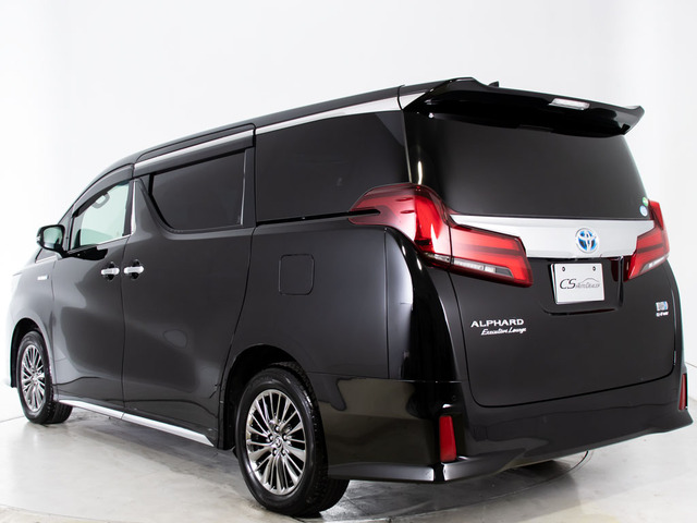 ★展示前点検実施★特殊な機材も用いて、全車点検を実施しております!