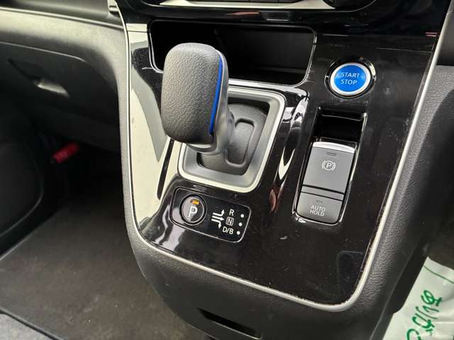 セレナ1.2 e-POWER ハイウェイスターV