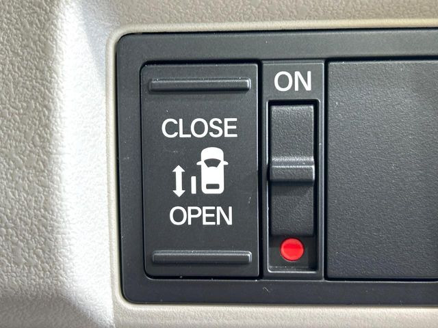 �y�p���[�X���C�h�h�A�z�X�}�[�g�L�[��^�]�Ȃ̃X�C�b�`�ŃX���C�h�h�A�̊J���\���d��������͂����ăh�A���J����K�v�������A���������q�l�ł��A�d���ו��������Ă��鎞�����N�ɊJ���߂ł��܂���