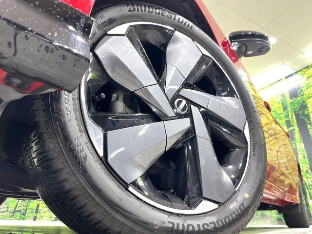 �y����17�C���`�A���~�z�C�[���z�O�ςɃ}�b�`���������A���~�z�C�[���𑕒����Ă���܂��B�e��ЊO�A���~�z�C�[����A�X�^�b�h���X�^�C�����戵�����Ă���܂��B���񂲑��k����������