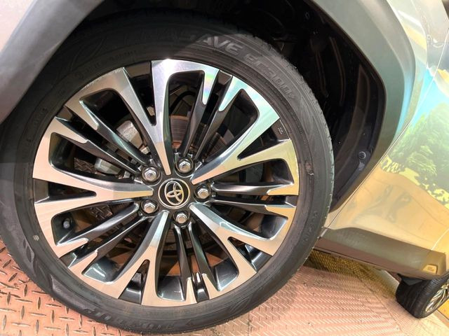 �y����18�C���`�A���~�z�C�[���z�O�ςɃ}�b�`���������A���~�z�C�[���𑕒����Ă���܂��B�e��ЊO�A���~�z�C�[����A�X�^�b�h���X�^�C�����戵�����Ă���܂��B���񂲑��k����������