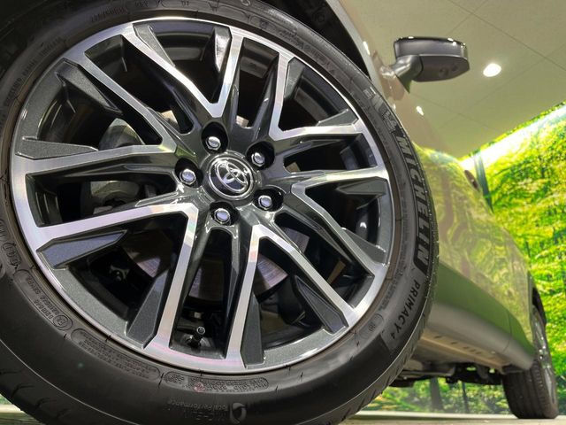 �y����18�C���`�A���~�z�C�[���z�O�ςɃ}�b�`���������A���~�z�C�[���𑕒����Ă���܂��B�e��ЊO�A���~�z�C�[����A�X�^�b�h���X�^�C�����戵�����Ă���܂��B���񂲑��k����������