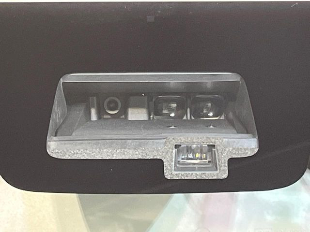 �y�X�Y�L �Z�[�t�e�B�T�|�[�g�z���s���ɑO���̎ԗ�����F�����A�Փ˂������Ȏ��͌x��ƃu���[�L�ŏՓˉ���Ɣ�Q�y�����A�V�X�g�B�����S�Ƀh���C�u�����y���݂��������܂��B