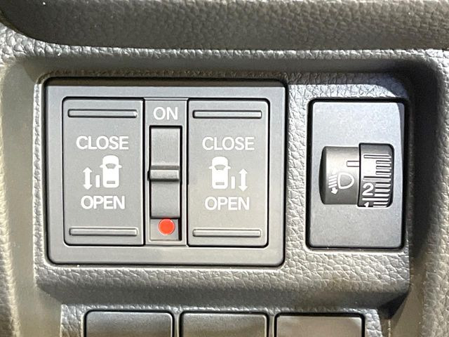 �y�����p���[�X���C�h�h�A�z�X�}�[�g�L�[��^�]�Ȃ̃X�C�b�`�Ō�ȗ����X���C�h�h�A�̊J���\���d��������͂����ăh�A���J����K�v�������A�����Ȃ��q�l�ł��ȒP�ɊJ���߂ł����K�ł���