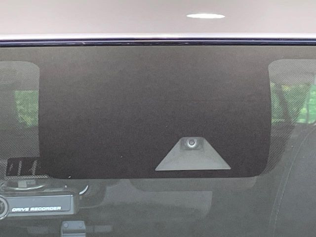 �y�G�}�[�W�F���V�[�u���[�L�z���s���ɑO���̎ԗ�����F�����A�Փ˂������Ȏ��͌x��ƃu���[�L�ŏՓˉ���Ɣ�Q�y�����A�V�X�g�B�����S�Ƀh���C�u�����y���݂��������܂��B