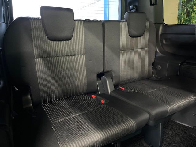 3列目シートはもちろん状態良好☆大人でもゆったりと座って頂けますので、大人数でのお出かけもラクラクです♪ご家族で、気の知れた仲間で、ドライブに行くのが楽しみですね♪