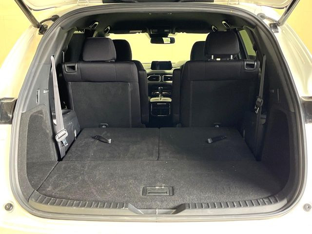 後席を格納すると、これだけの広さが!シーンに合わせたシートアレンジで、大きな荷物も積むことが出来ます♪