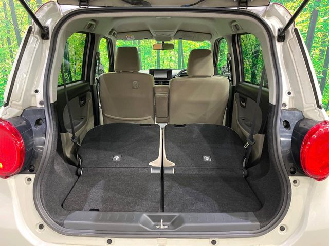 ���i�̂���������ʋ΁A���}���ɏ\���ȉ׎��X�y�[�X���m�ۂ��Ă���܂��B�Z�J���h�V�[�g��|���ƁA�傫�ȉו��̐ύڂ��\�ł���