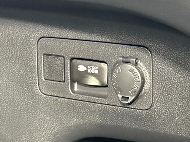 【アクセサリーコンセント】キャンプやスポーツ、アウトドアでのアクティビティはもちろん、災害・停電の際に助けにもなるAC100Vコンセントを装備♪ケータイやタブレット、ゲーム機器の充電にも♪