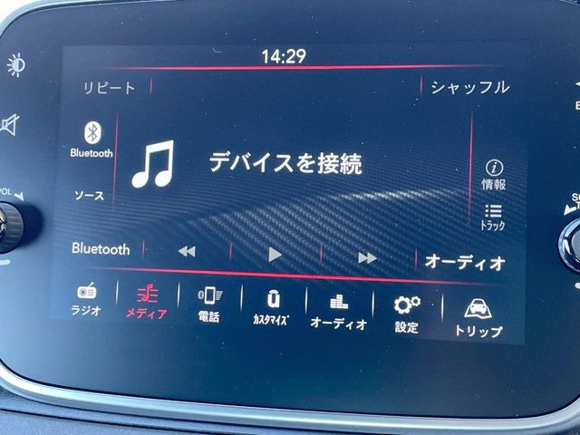 ��Bluetooth:���莝���̃X�}�[�g�t�H���ȂǂƐڑ����A�n���Y�t���[�ʘb��Տꊴ����~���[�W�b�N�Đ������y���݂��������܂��B�����ڑ��ł��̂Ŕς킵��������܂����