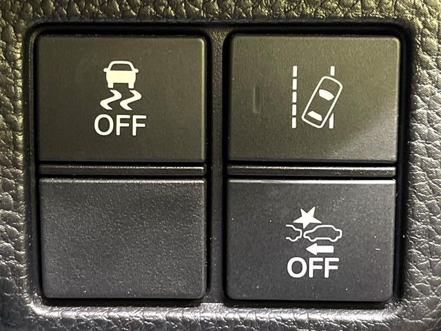 �y�z���_�Z���V���O�z���s���ɑO���̎ԗ�����F�����A�Փ˂������Ȏ��͌x��ƃu���[�L�ŏՓˉ���Ɣ�Q�y�����A�V�X�g�B�����S�Ƀh���C�u�����y���݂��������܂��B