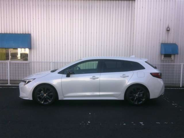 カローラツーリング1.8 ハイブリッド W×B