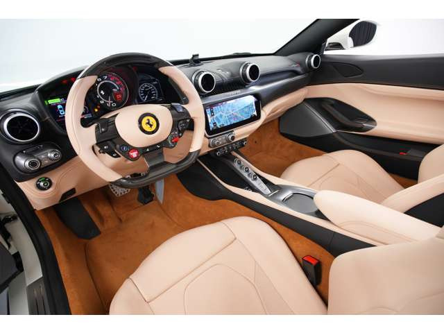 �t���d���V�[�g(�V�[�g�q�[�^�[�E�������[�t)�𑕔����A�̊i��D�݂ɍ��킹���ׂ��ȃ|�W�V�����������\�B�������h���C�u�ł����ɂ����AGT���f���Ƃ��Ẳ��K�����m�ۂ��Ă��܂��B