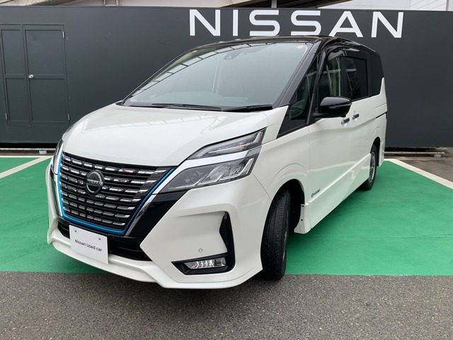 セレナ1.2 e-POWER ハイウェイスターV