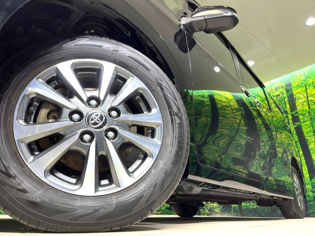 【純正アルミホイール】外観にマッチした純正アルミホイールを装着しております。各種社外アルミホイールや、スタッドレスタイヤも取扱いしております。是非ご相談ください♪