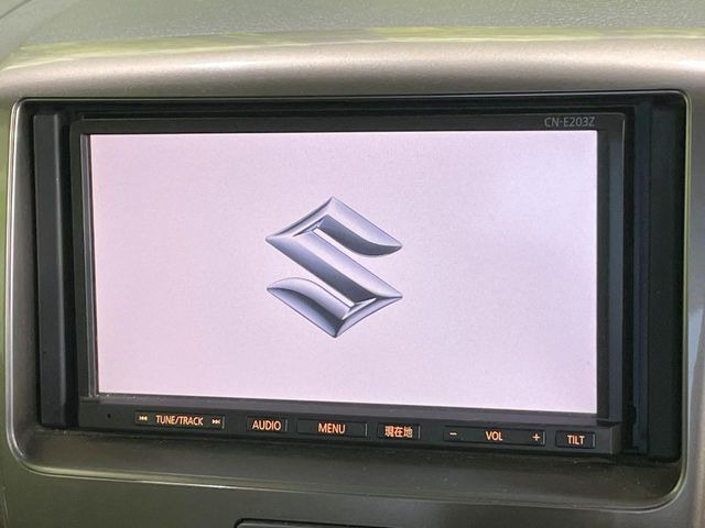 �y�����i�r�z�l�C�̏����i�r�𑕔����Ă���܂��B�i�r�̎g���₷���͂������A�I�[�f�B�I�@�\���[��!�L�����v�◷�s�͂������A�ʋ΂┃�����ȂǕ��i�̃h���C�u���y�����Ȃ�͂���