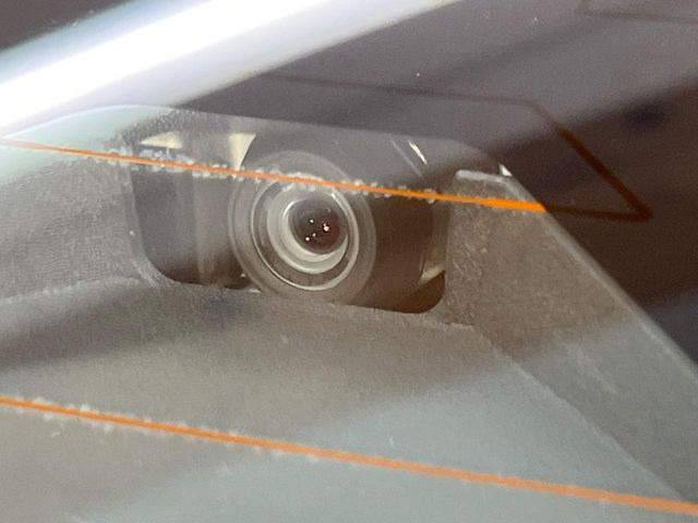 �y�g���^�Z�[�t�e�B�Z���X�z���s���ɑO���̎ԗ�����F�����A�Փ˂������Ȏ��͌x��ƃu���[�L�ŏՓˉ���Ɣ�Q�y�����A�V�X�g�B�����S�Ƀh���C�u�����y���݂��������܂��B