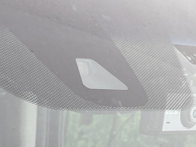 �y�z���_�Z���V���O�z���s���ɑO���̎ԗ�����F�����A�Փ˂������Ȏ��͌x��ƃu���[�L�ŏՓˉ���Ɣ�Q�y�����A�V�X�g�B�����S�Ƀh���C�u�����y���݂��������܂��B