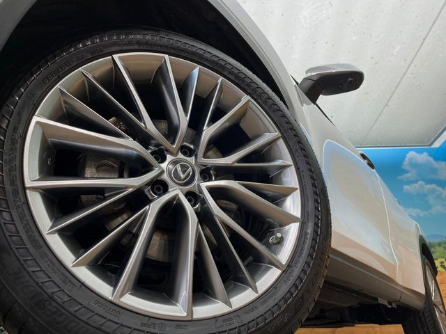 �y����20�C���`�A���~�z�C�[���z�O�ςɃ}�b�`���������A���~�z�C�[���𑕒����Ă���܂��B�e��ЊO�A���~�z�C�[����A�X�^�b�h���X�^�C�����戵�����Ă���܂��B���񂲑��k����������