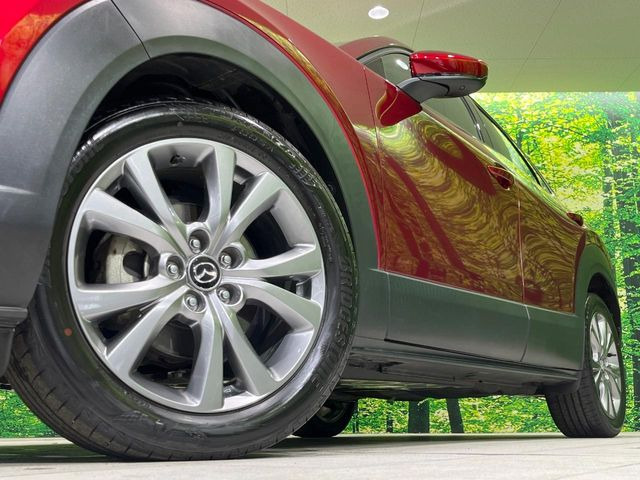 �y����18�C���`�A���~�z�C�[���z�O�ςɃ}�b�`���������A���~�z�C�[���𑕒����Ă���܂��B�e��ЊO�A���~�z�C�[����A�X�^�b�h���X�^�C�����戵�����Ă���܂��B���񂲑��k����������