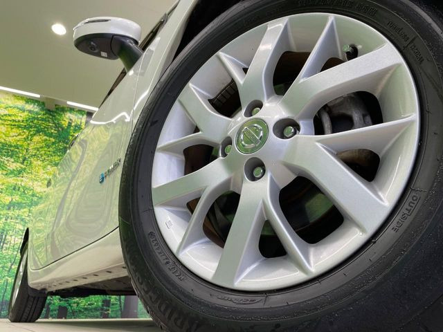 �y����15�C���`�A���~�z�C�[���z�O�ςɃ}�b�`���������A���~�z�C�[���𑕒����Ă���܂��B�e��ЊO�A���~�z�C�[����A�X�^�b�h���X�^�C�����戵�����Ă���܂��B���񂲑��k����������