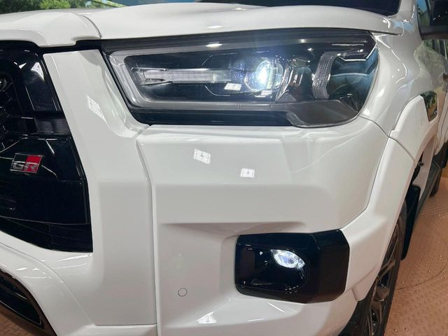 �yLED�w�b�h���C�g�z���V����ԑ��s�����ǍD�Ȏ��E���m�ۂ����S���ĉ^�]�ł��鍂�P�xLED�w�b�h���C�g�𑕔�!�_�����x�������A����d�͂��}�����Ă��܂��B