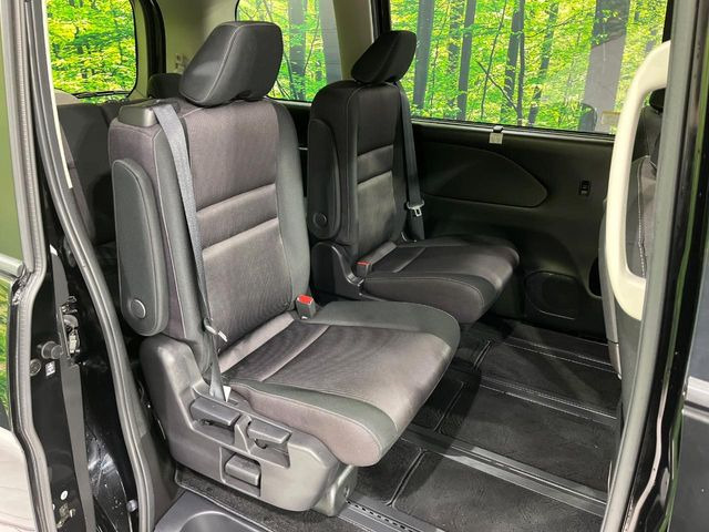 �Z�J���h�V�[�g�͒������������ƂȂ��Ă���A�X���C�h����ΒʘH�X�y�[�X���o��!�O��̈ړ����Ƃ��Ă��ȒP�ł���������A8����Ԏ������K�ȍ���S�n�̃V�[�g�ƂȂ��Ă��܂���