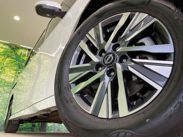 �y����16�C���`�A���~�z�C�[���z�O�ςɃ}�b�`���������A���~�z�C�[���𑕒����Ă���܂��B�e��ЊO�A���~�z�C�[����A�X�^�b�h���X�^�C�����戵�����Ă���܂��B���񂲑��k����������