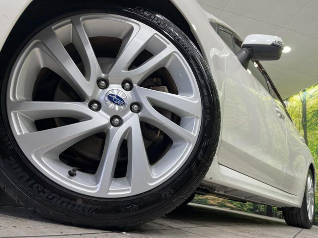 �y����18�C���`�A���~�z�C�[���z�O�ςɃ}�b�`���������A���~�z�C�[���𑕒����Ă���܂��B�e��ЊO�A���~�z�C�[����A�X�^�b�h���X�^�C�����戵�����Ă���܂��B���񂲑��k����������