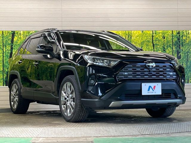 高透明度のガラス皮膜で撥水はもちろん、上質なツヤ・光沢を実現。紫外線や酸性雨から大切な愛車を保護し、色あせ・劣化を防止。「弾スプラッシュコート」、「弾プリミッサコート」からお選びいただけます。