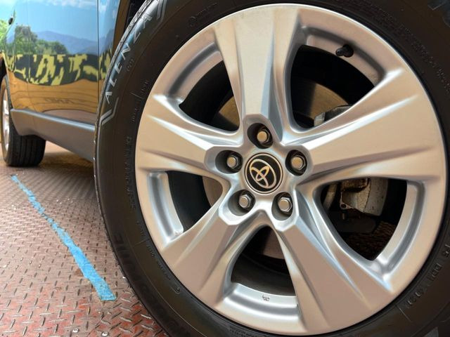 �y����17�C���`�A���~�z�C�[���z�O�ςɃ}�b�`���������A���~�z�C�[���𑕒����Ă���܂��B�e��ЊO�A���~�z�C�[����A�X�^�b�h���X�^�C�����戵�����Ă���܂��B���񂲑��k����������