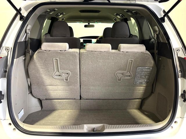 ���i�̂���������ʋ΁A���}���ɏ\���ȉ׎��X�y�[�X���m�ۂ��Ă���܂��B�Z�J���h�V�[�g��|���ƁA�傫�ȉו��̐ύڂ��\�ł���