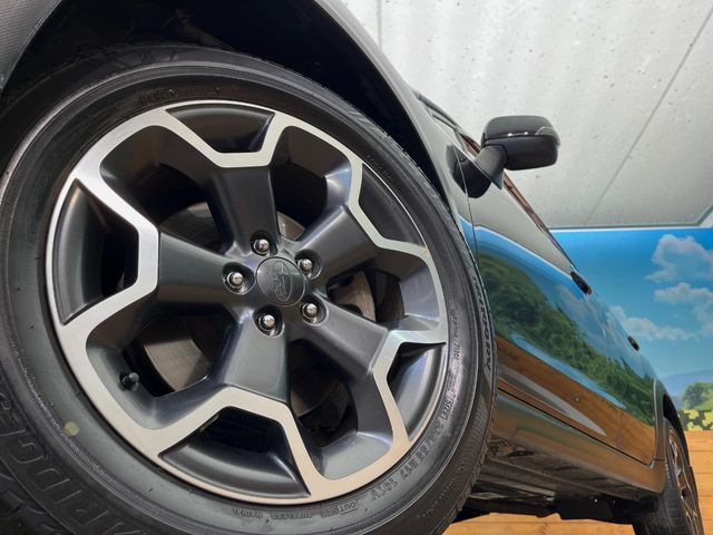 �y����17�C���`�A���~�z�C�[���z�O�ςɃ}�b�`���������A���~�z�C�[���𑕒����Ă���܂��B�e��ЊO�A���~�z�C�[����A�X�^�b�h���X�^�C�����戵�����Ă���܂��B���񂲑��k����������