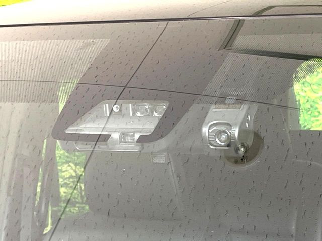 【ドライブレコーダー】ドライブレコーダー装備!走行中はもちろん、あおり運転や事故に遭遇した際、映像で記録し、万一のリスクに備えます。※記録用SDカードはお客様ご自身でご準備いただく必要があります。