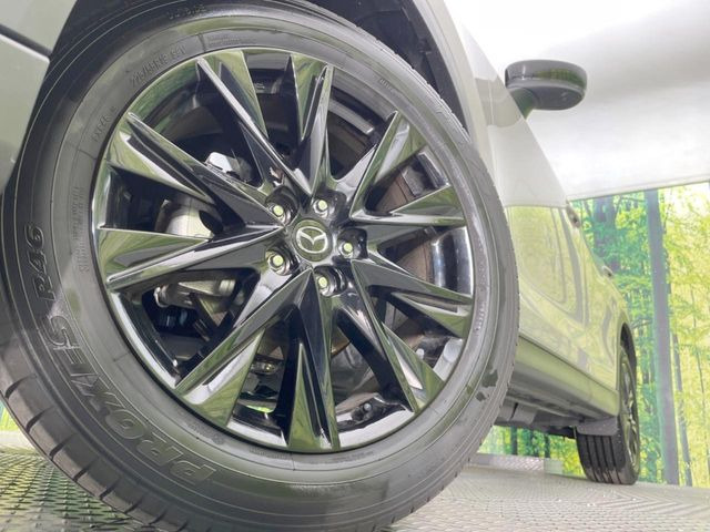 �y�����A���~�z�C�[���z�O�ςɃ}�b�`���������A���~�z�C�[���𑕒����Ă���܂��B�e��ЊO�A���~�z�C�[����A�X�^�b�h���X�^�C�����戵�����Ă���܂��B���񂲑��k����������