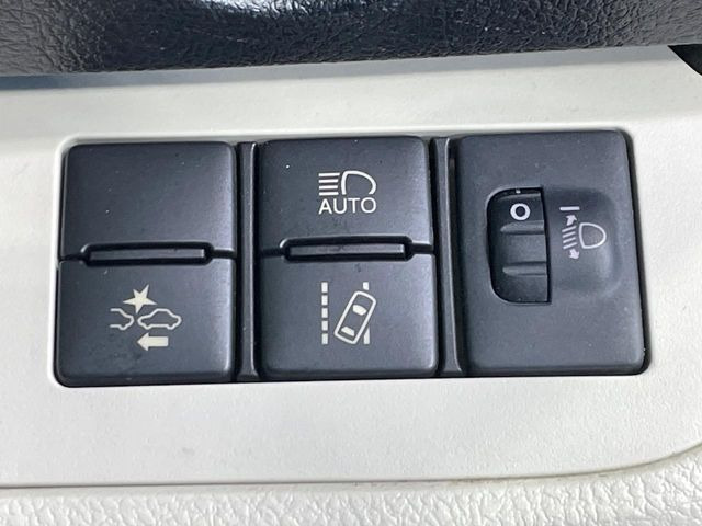 �y�g���^�Z�[�t�e�B�Z���X�z���s���ɑO���̎ԗ�����F�����A�Փ˂������Ȏ��͌x��ƃu���[�L�ŏՓˉ���Ɣ�Q�y�����A�V�X�g�B�����S�Ƀh���C�u�����y���݂��������܂��B