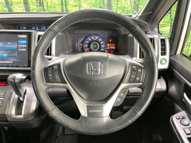 �y�����v�����X�e�A�����O�z�㎿�Ȋv���g�p���邱�ƂŁA��ɂ����������݂ƂĂ��^�]���₷���n���h���ł���