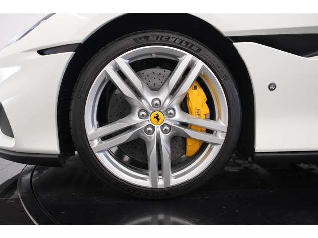 20�C���`�b���A���~�z�C�[�������B�������������߂�C�G���[�u���[�L�L�����p�[�Ƃ̑g�ݍ��킹���A�t�F���[���炵���؂₩�������o���܂��B