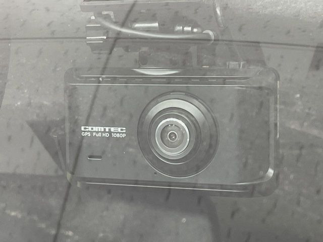 【ドライブレコーダー】ドライブレコーダー装備!走行中はもちろん、あおり運転や事故に遭遇した際、映像で記録し、万一のリスクに備えます。※記録用SDカードはお客様ご自身でご準備いただく必要があります。