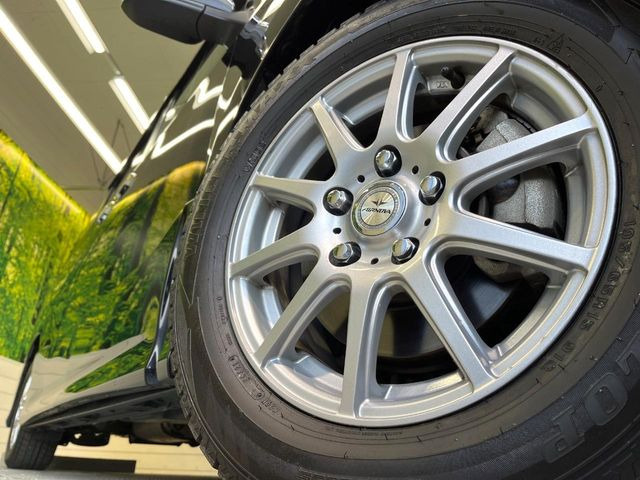 【15インチアルミホイール】外観にマッチしたアルミホイールを装着しております。各種アルミホイールや、スタッドレスタイヤも取扱いしております。是非ご相談ください♪