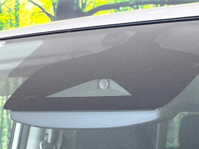 �y�C���e���W�F���g�G�}�[�W�F���V�[�u���[�L�z�t�����g�J�����őO���̎ԗ�����s�҂����m�B�Փ˂������Ȏ��͏Փ˔�Q�y���u���[�L���쓮�A�Փˉ�����T�|�[�g�B�����S�Ƀh���C�u�����y���݂��������܂��B