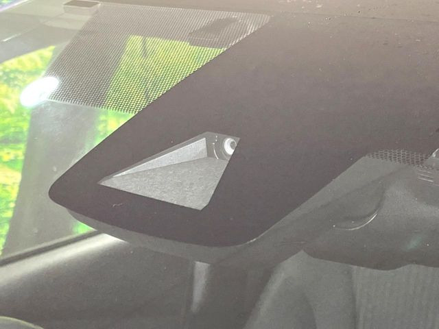 �y�g���^�Z�[�t�e�B�Z���X�z���s���ɑO���̎ԗ�����F�����A�Փ˂������Ȏ��͌x��ƃu���[�L�ŏՓˉ���Ɣ�Q�y�����A�V�X�g�B�����S�Ƀh���C�u�����y���݂��������܂��B