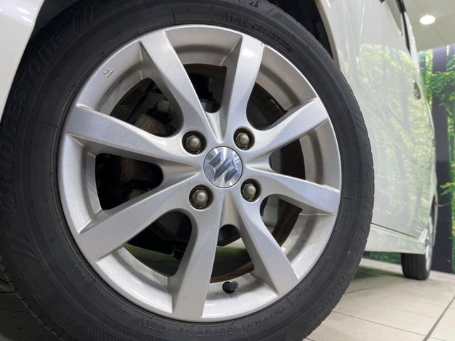 �y����14�C���`�A���~�z�C�[���z�O�ςɃ}�b�`���������A���~�z�C�[���𑕒����Ă���܂��B�e��ЊO�A���~�z�C�[����A�X�^�b�h���X�^�C�����戵�����Ă���܂��B���񂲑��k����������