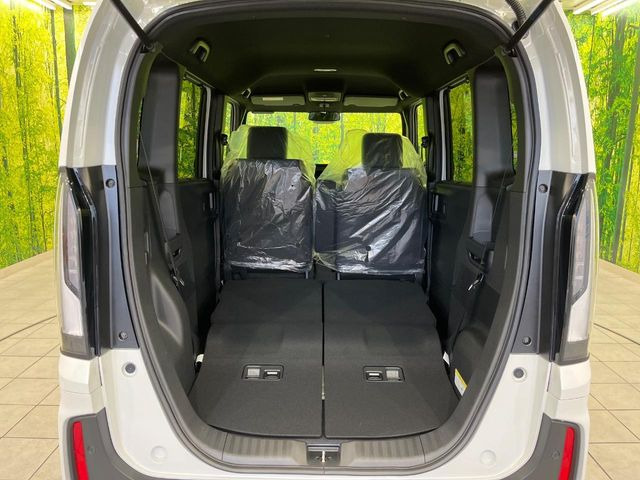 ���i�̂���������ʋ΁A���}���ɏ\���ȉ׎��X�y�[�X���m�ۂ��Ă���܂��B�Z�J���h�V�[�g��|���ƁA�傫�ȉו��̐ύڂ��\�ł���