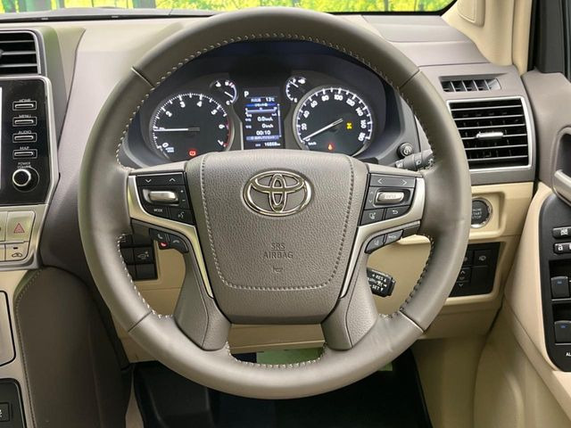 �y�����v�����X�e�A�����O�z�㎿�Ȋv���g�p���邱�ƂŁA��ɂ����������݂ƂĂ��^�]���₷���n���h���ł���