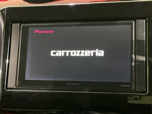 【ディスプレイオーディオ】お持ちのスマホやMP3プレイヤーとの無線接続で音楽再生が可能!コードで繋ぐわずらわしさも無く、手軽にお気に入りの音楽を楽しめます。