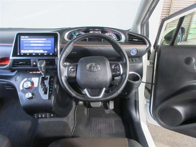 シエンタハイブリッド 1.5 G クエロ