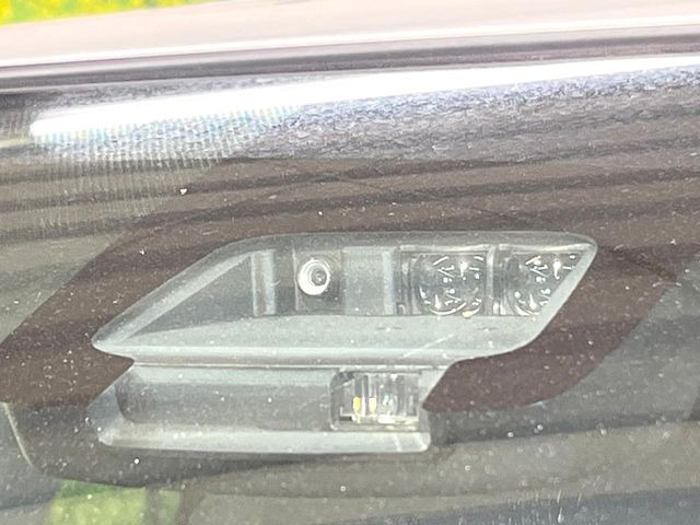 �y�g���^�Z�[�t�e�B�Z���X�z���s���ɑO���̎ԗ�����F�����A�Փ˂������Ȏ��͌x��ƃu���[�L�ŏՓˉ���Ɣ�Q�y�����A�V�X�g�B�����S�Ƀh���C�u�����y���݂��������܂��B