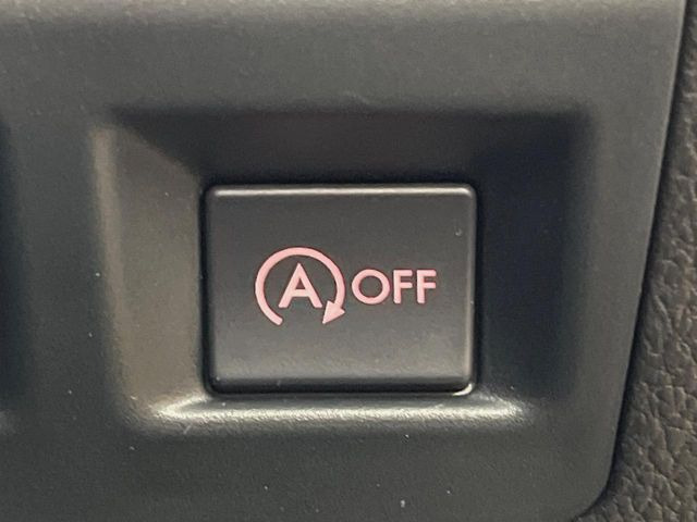 �y�A�C�h�����O�X�g�b�v�z�ԐM����a�؂Œ�Ԃ����ۂɃG���W�����~���A���ʂȔR���̏����}���܂��B�R��������ی�ɂȂ���@�\��G���W���̓u���[�L�𗣂��΍Ďn�����܂��B